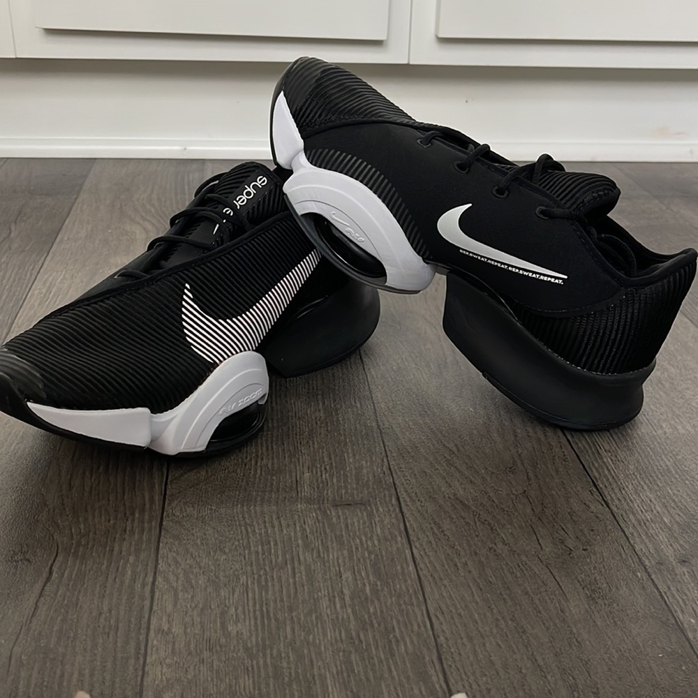NWT Nike SuperRep 2 Size 9 Black and White Shoes